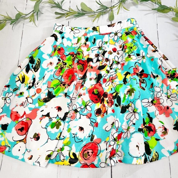 White Mark Floral Skirts (Sz S) - Picture 2 of 5